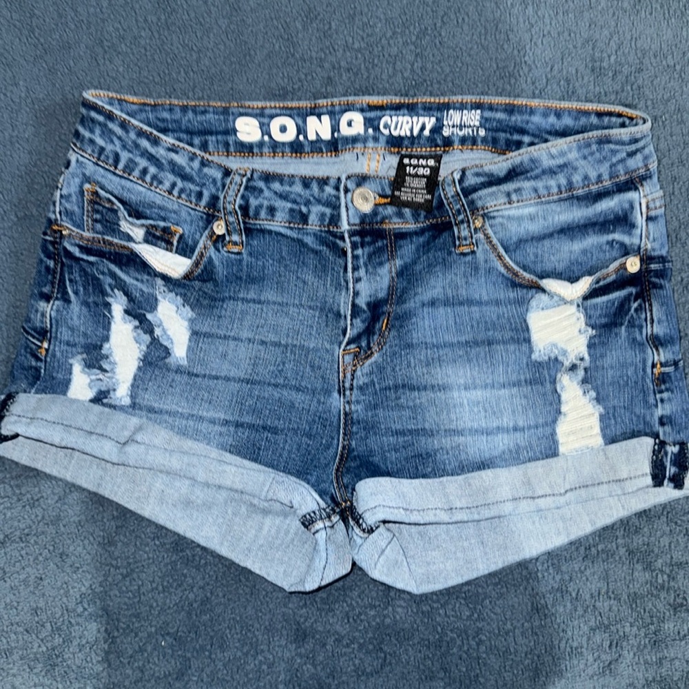 SONG 
CURVY LOWRISE SHORTS